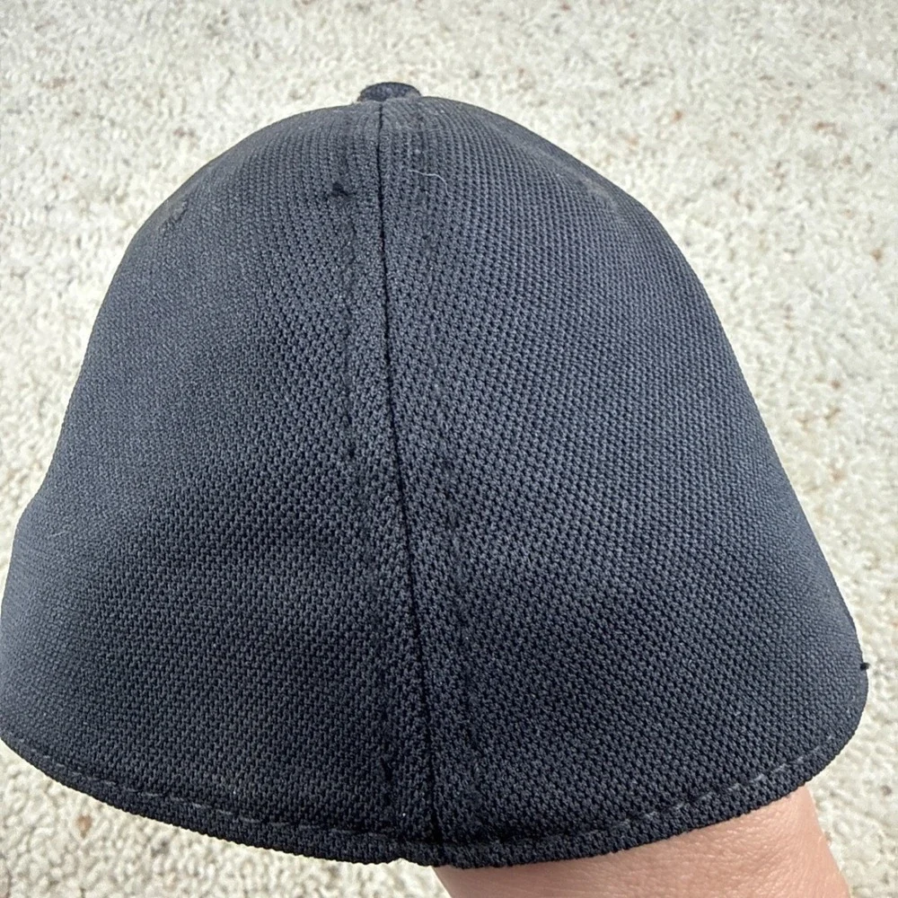 Wounded Warrior Project Under Armour Hat Fitted L-XL Black